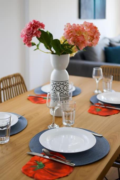Blue Delta Apartment Palaio Faliro Афины Экстерьер фото